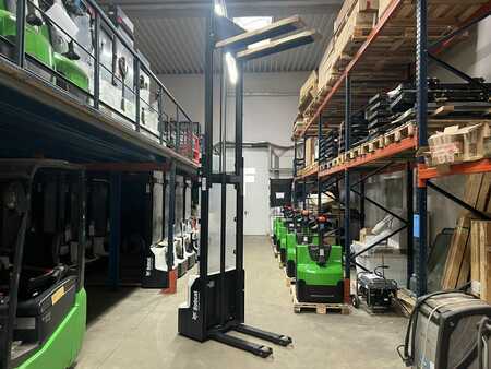 Ruční vysokozdvižný vozík 2025  Bobcat LSM 12 N -7 (3)