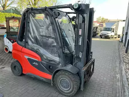 Diesel heftrucks 2021  Linde H30D (1)