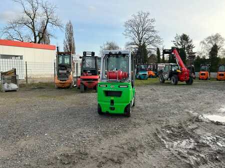 Empilhador a gás 2024  Cesab M318GV (4)