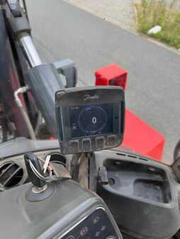 Dieselstapler  Kalmar DCG 100-6 (9)