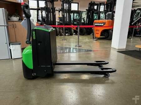 Transpalettes éléctriques 2025  Cesab P216 (3)