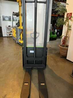 Ruční vysokozdvižný vozík 2025  Cesab S010i (4)