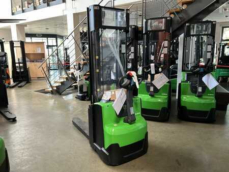 Wózek wysokiego podnoszenia 2025  Cesab S214 (2)