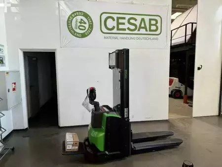 Stapelaars 2025  Cesab S214L (1)