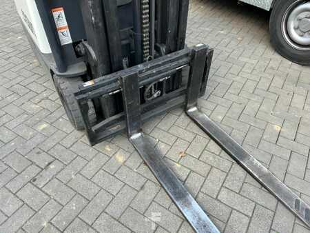 Eléctrico - 3 rodas 2011  Crown SC4220-1.3H (6)