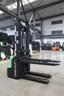 Ruční vysokozdvižný vozík 2025  Noblelift SWB130D (5)
