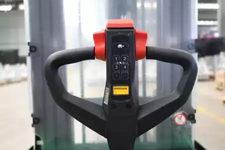 Ruční vysokozdvižný vozík 2025  Noblelift SWB130D (7)