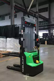 Magasemelésű béka 2025  Noblelift SWB130D (3)