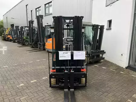 Elektromos 4 kerekű 2025  EP Equipment TCL101 (2)