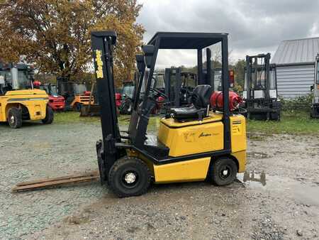 Carretilla elevadora GLP 2005  Yale GDP20AF (1)