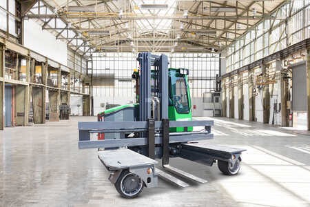 Elevatore 4 vie 2022  Combilift C3000E (3)