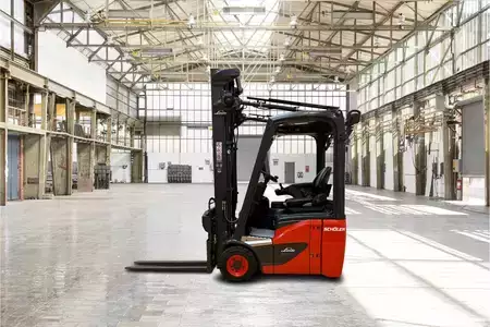 Elektromos 3 kerekű 2021  Linde E12 (1)