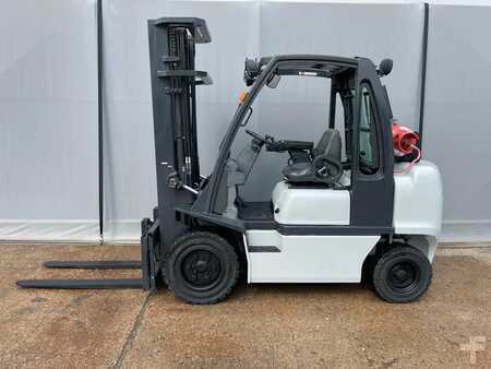 Carrelli elevatori GPL 2008  Nissan 3,2  t Gas (4)