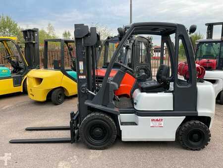 Carrelli elevatori GPL 2006  Nissan 2,5 t (1)