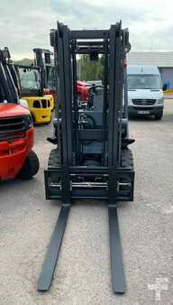 Carrelli elevatori GPL 2006  Nissan 2,5 t (3)