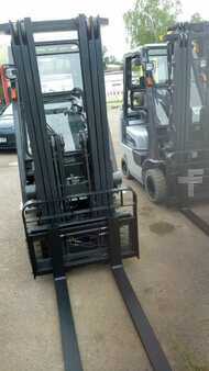 Compact Forklifts 2006  Nissan GX 16 Treibgas Compact (5)