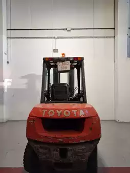 Dieseltrukki 2005  Toyota 02-7FD40 (8)