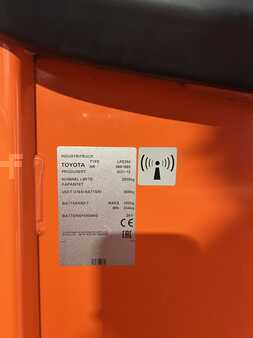 Electric Pallet Trucks 2021  Toyota LPE250 (6)