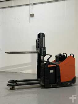 Pallet Stackers 2019  Toyota SPE200D (2)