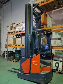 Chariots à mât rétractable 2008  Linde R14X-02 (3)