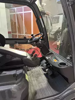 Dieselový VZV 2022  Toyota 56-8FD25F (2)