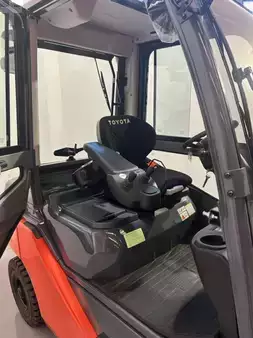 Dieselový VZV 2022  Toyota 56-8FD25F (3)