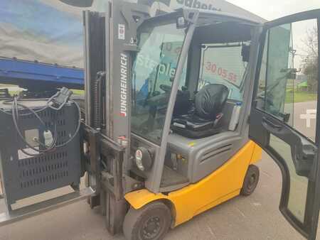 Elektro čtyřkolový VZV 2017  Jungheinrich EFG 316 (2)