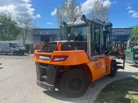 Dízel targoncák 2020  Doosan D120-7S (2)