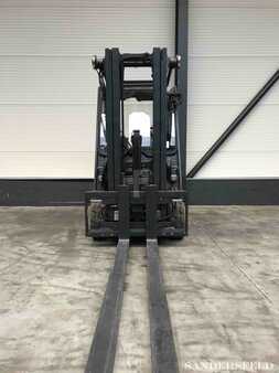 Montacargas Eléctrico (4 ruedas) 2021  Linde E30-01 (2)