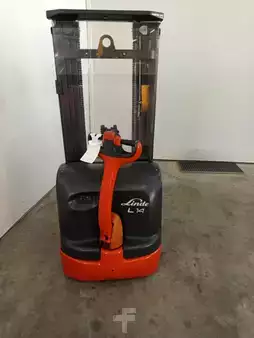 Hochhubwagen 2007  Linde  (2)