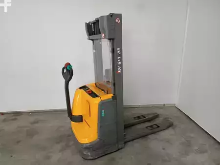 Hochhubwagen 2016  Jungheinrich EJC 112 (1)