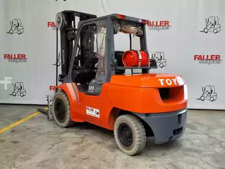 Carretilla elevadora GLP 2013  Toyota 02-7FG45 (3)