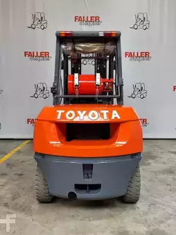 Carretilla elevadora GLP 2013  Toyota 02-7FG45 (6)