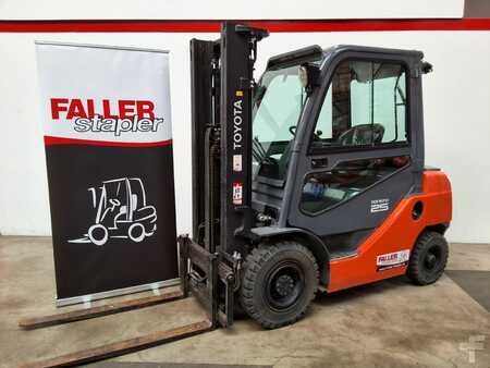 Dieselstapler  Toyota 02-8FDF25 (1)