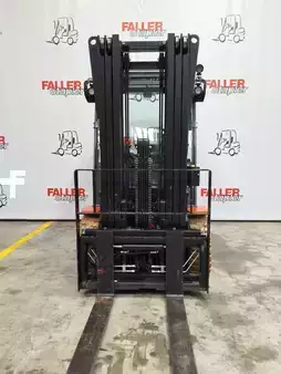 Chariots électriques à 4 roues 2021  Toyota 8FBMT40 (5)