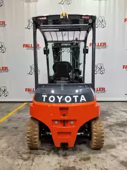 Chariots électriques à 4 roues 2021  Toyota 8FBMT40 (6)