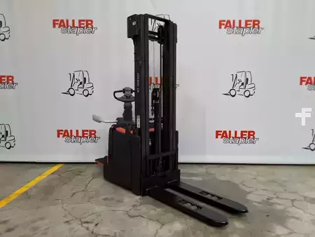 Hochhubwagen  Toyota SPE140L (2)