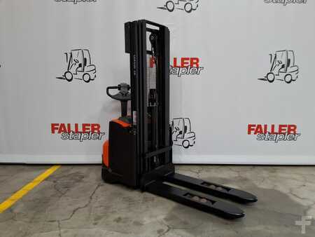 Stacker pedestre 2019  Toyota SWE120L (2)