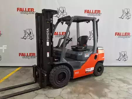 Carrelli elevatori diesel 2022  Toyota 52-8FDF25 (1)