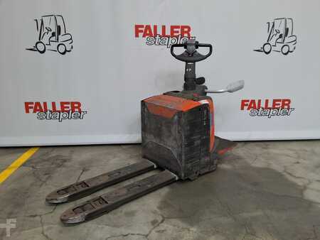 Nízkozdvižný vozík 2016 BT LPE200 (1)