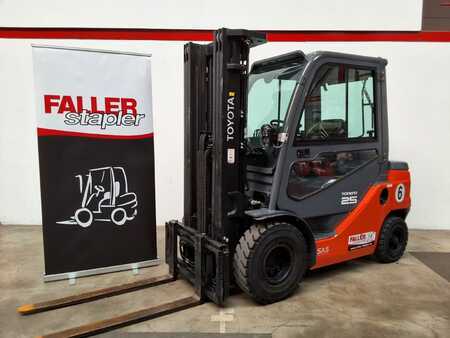 Carretilla elevadora diésel 2021 Toyota 52-8FDF25 (1)