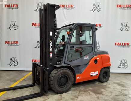Diesel truck - Toyota 40-8FD50N (1)