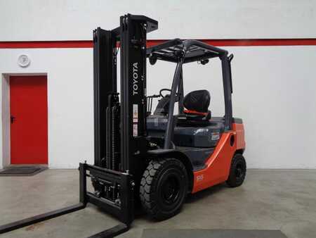 Diesel Forklifts 2022  Toyota 52-8FDF25 (1)