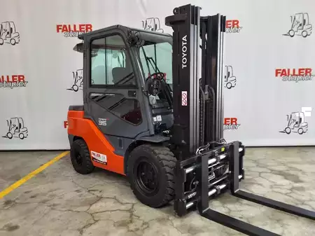 Dieselstapler  Toyota 56-8FDJ35F (2)