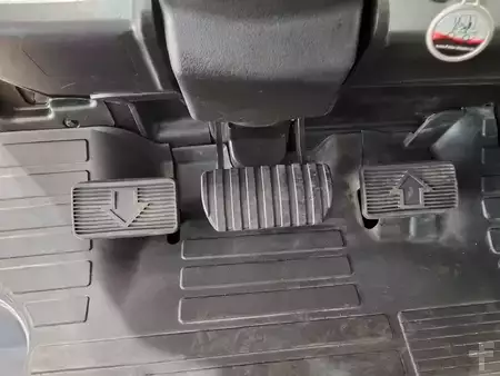 Dieselstapler  Toyota 56-8FDJ35F (9)