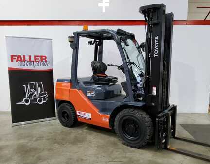 Dieselstapler 2023  Toyota 52-8FDF30 (2)