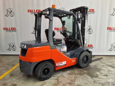 Carretilla elevadora diésel 2023 Toyota 52-8FDF30 (4)