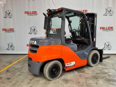 Dieselstapler 2016  Toyota 40-8FD40N (4)