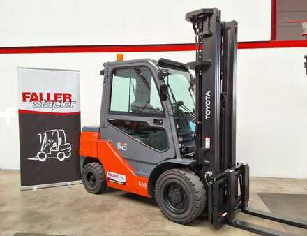 Dieselstapler 2021  Toyota 52-8FDF30 (2)