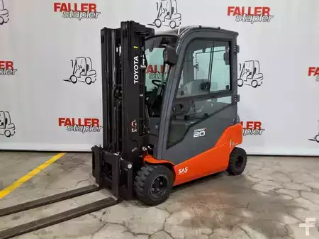 Elektro 4 Rad  Toyota 8FBM20T (1)